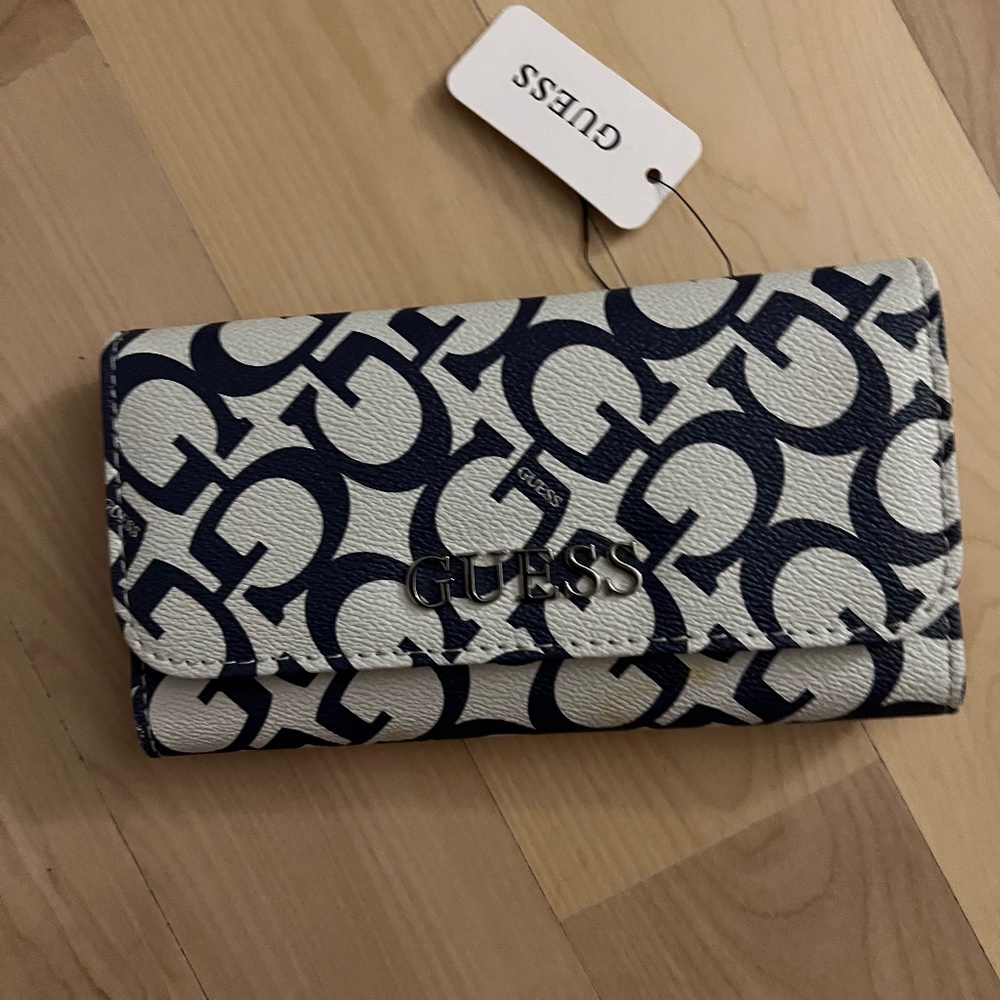 Guess wallet